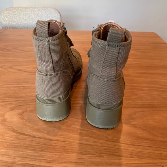 Lace up sneaker boots - Picture 8 of 9